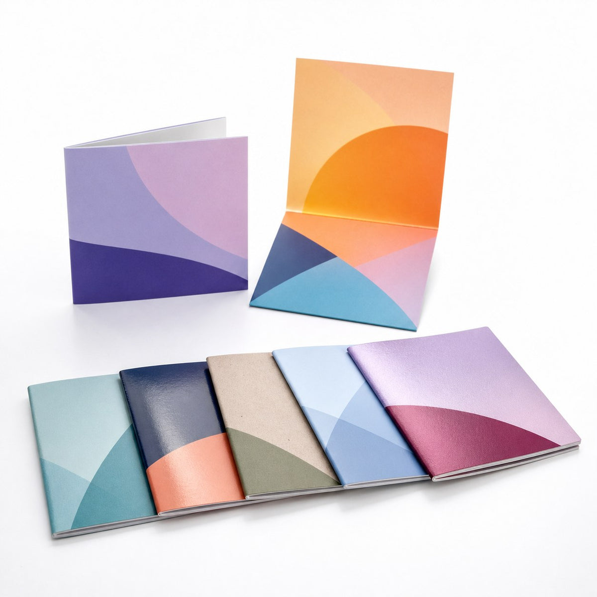Faltblatt, gefalzt auf Quadrat 10,0 cm x 10,0 cm, horizontaler Mittelfalz, 4-seitig