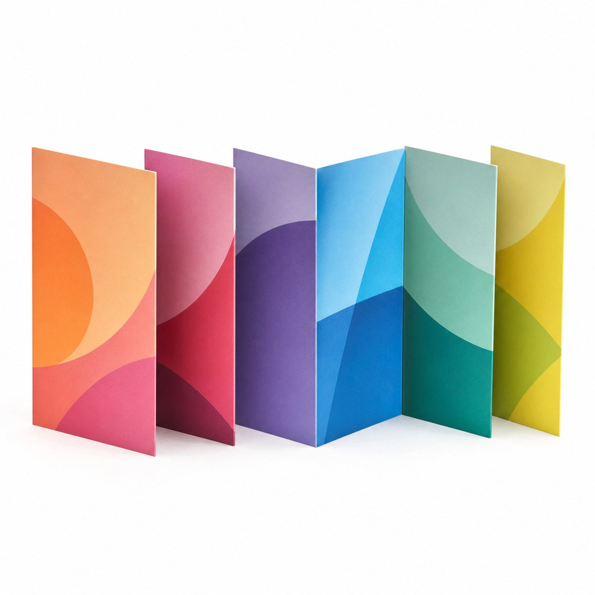 Faltblatt, gefalzt auf Quadrat 12,0 cm x 12,0 cm, vertikaler Wickelfalz, 6-seitig