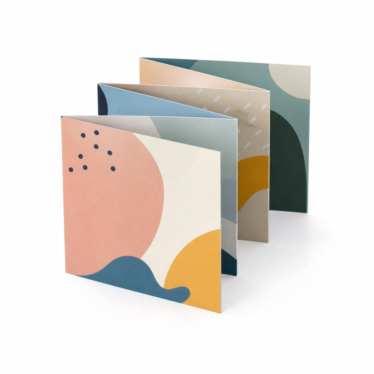 Faltblatt, gefalzt auf Quadrat 14,8 cm x 14,8 cm, horizontaler Wickelfalz, 8-seitig
