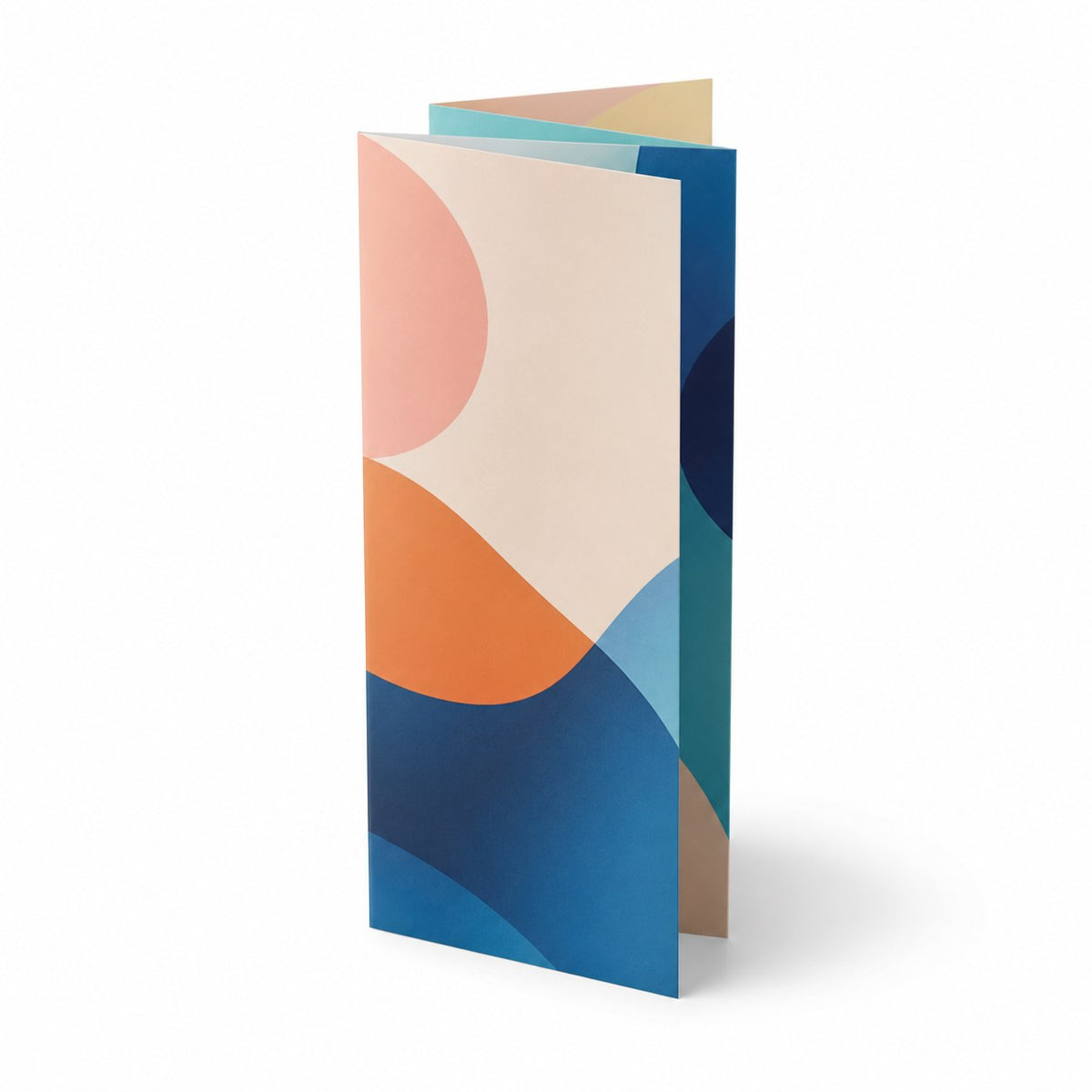 Faltblatt, gefalzt auf 10,5 cm x 29,7 cm, vertikaler Zickzackfalz, 6-seitig