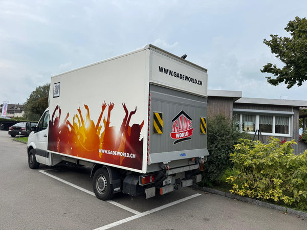 Transporterbeschriftung für GADEWORLD mit Design by WEiTSICHT
