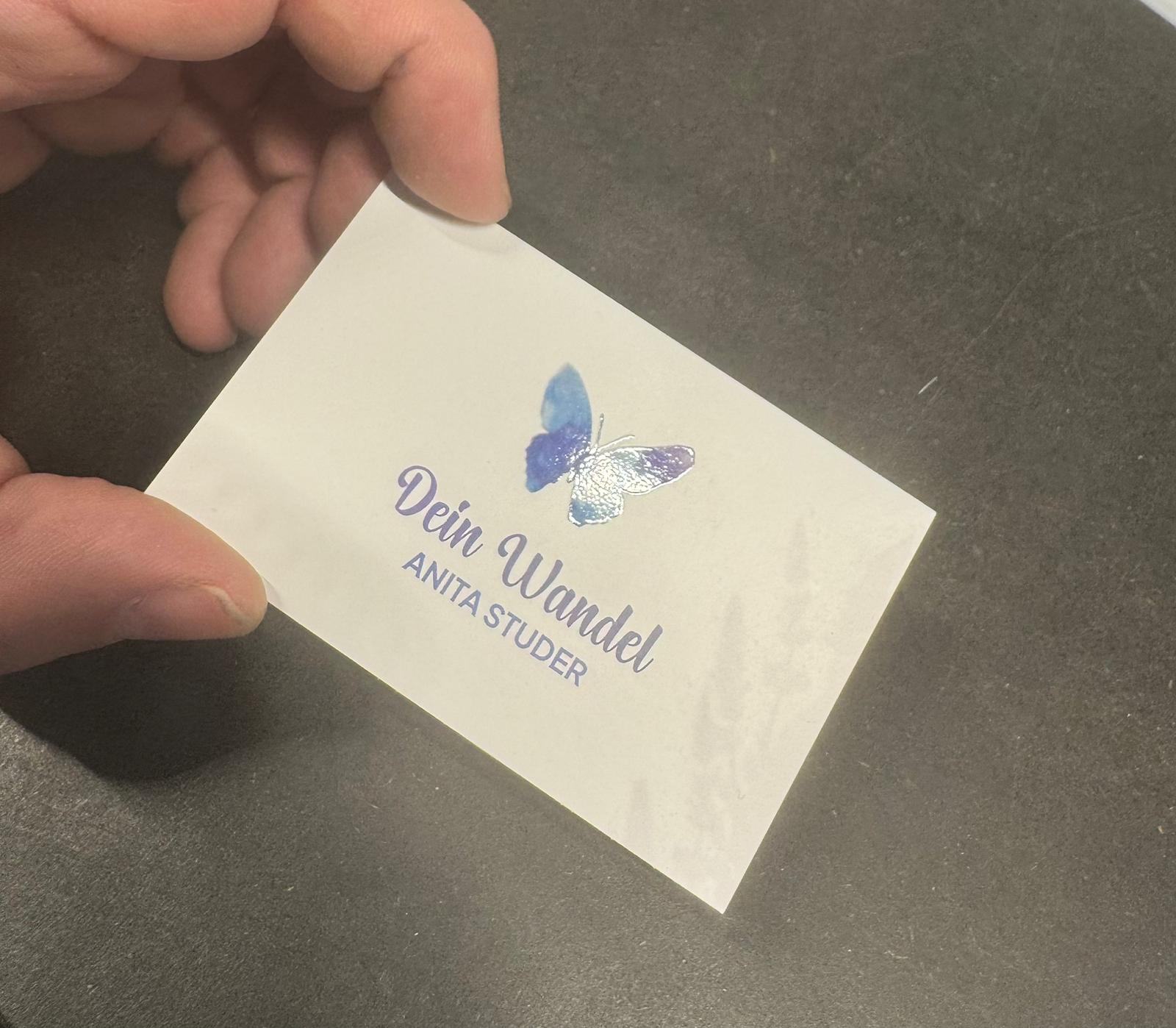 Spezielle Lackveredelung auf den Visitenkarten von DEIN WANDEL