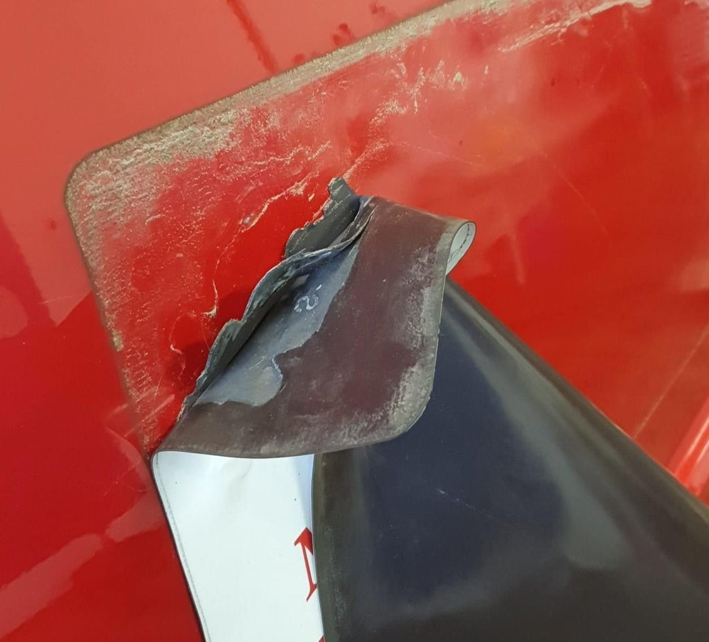 Magnetschilder machen den Autolack kaputt –