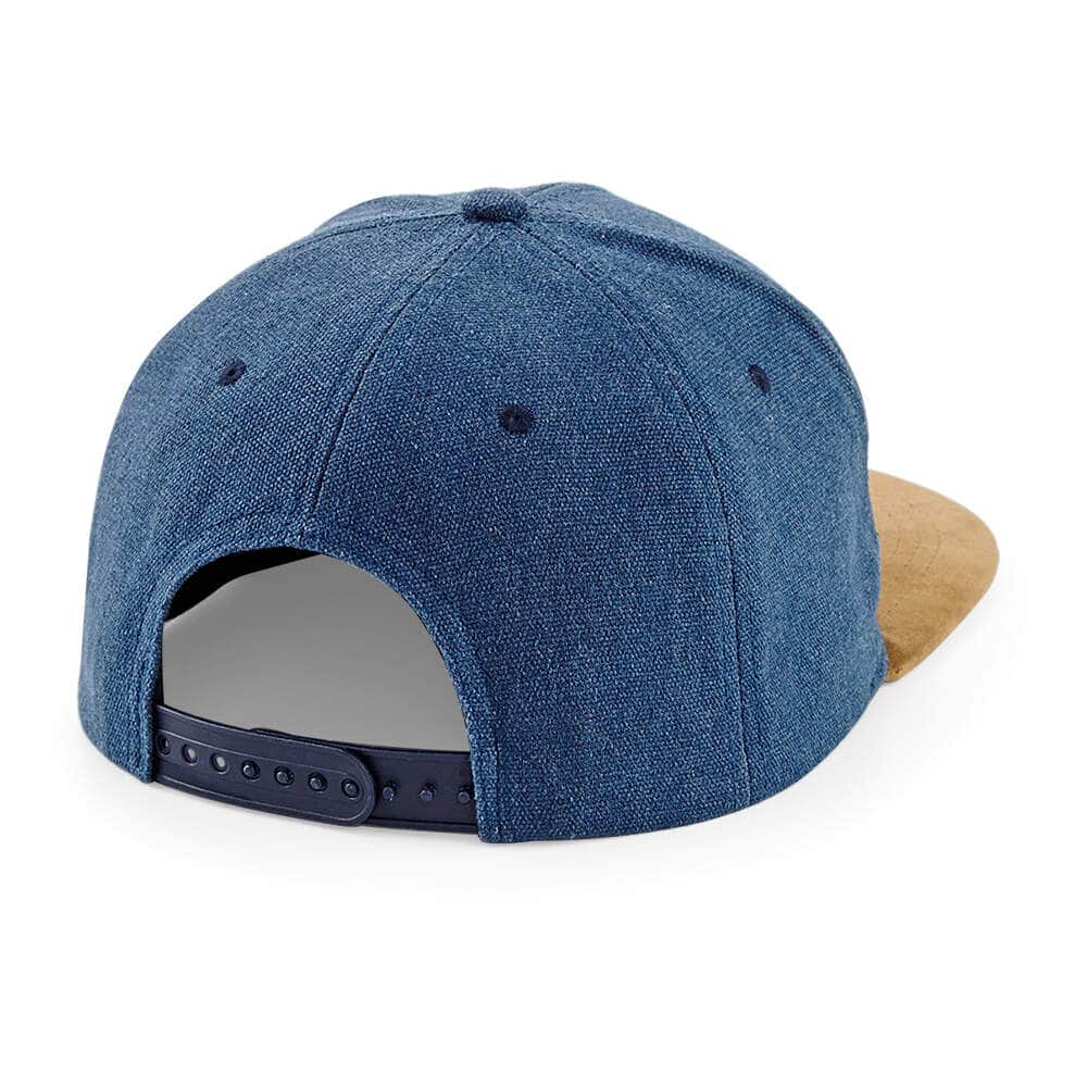Suede Peak Snapback in Detail 5 - bedruckbar und bestickbar