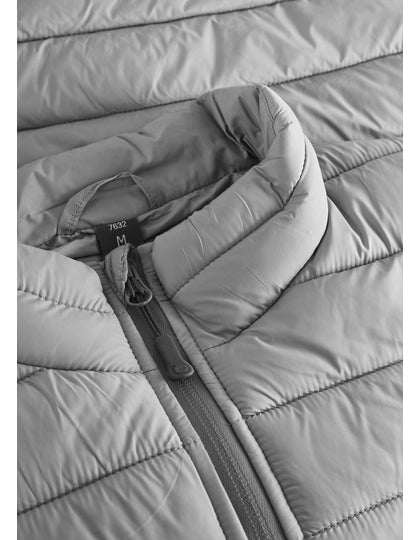Wattierte Damenjacke mit Stehkragen – Bild 10