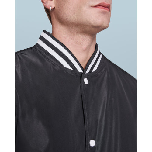 Varsity Jacket in Detail 3 - bedruckbar und bestickbar
