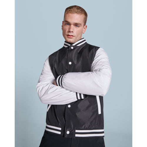 Varsity Jacket in Detail 5 - bedruckbar und bestickbar