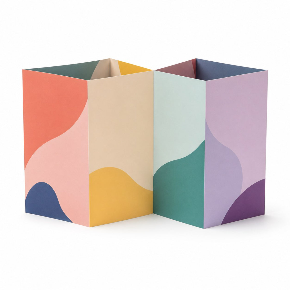 Faltblatt, gefalzt auf Quadrat 14,8 cm x 14,8 cm, vertikaler Wickelfalz, 8-seitig