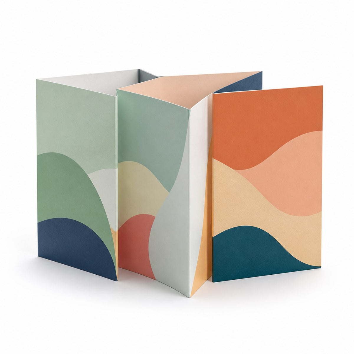Faltblatt, gefalzt auf Quadrat 21,0 cm x 21,0 cm, vertikaler Wickelfalz, 6-seitig