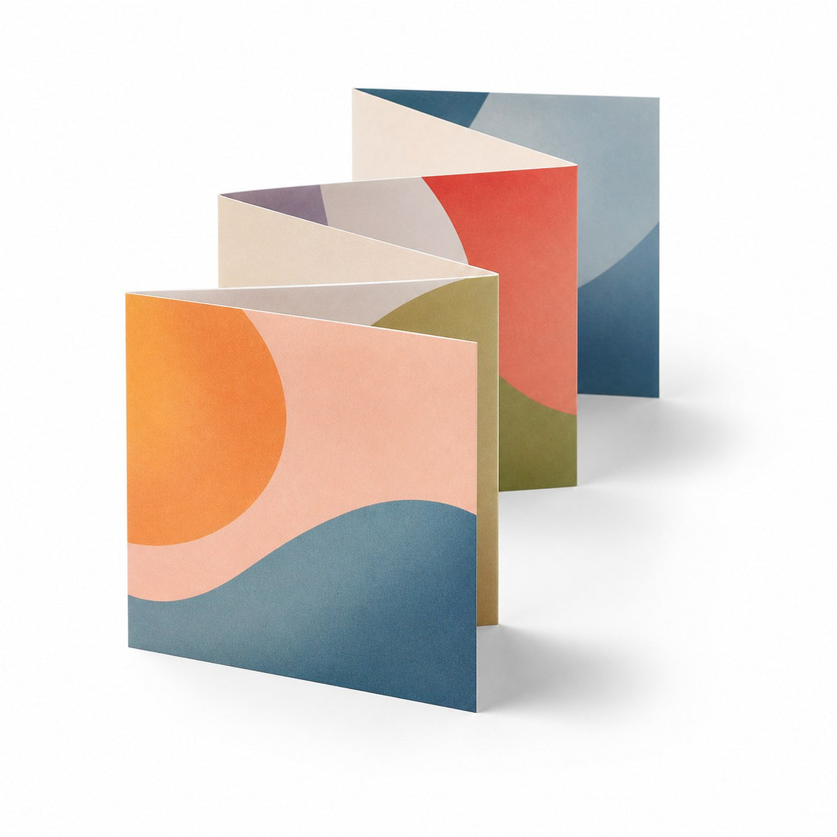 Faltblatt, gefalzt auf Quadrat 12,0 cm x 12,0 cm, horizontaler Wickelfalz, 6-seitig