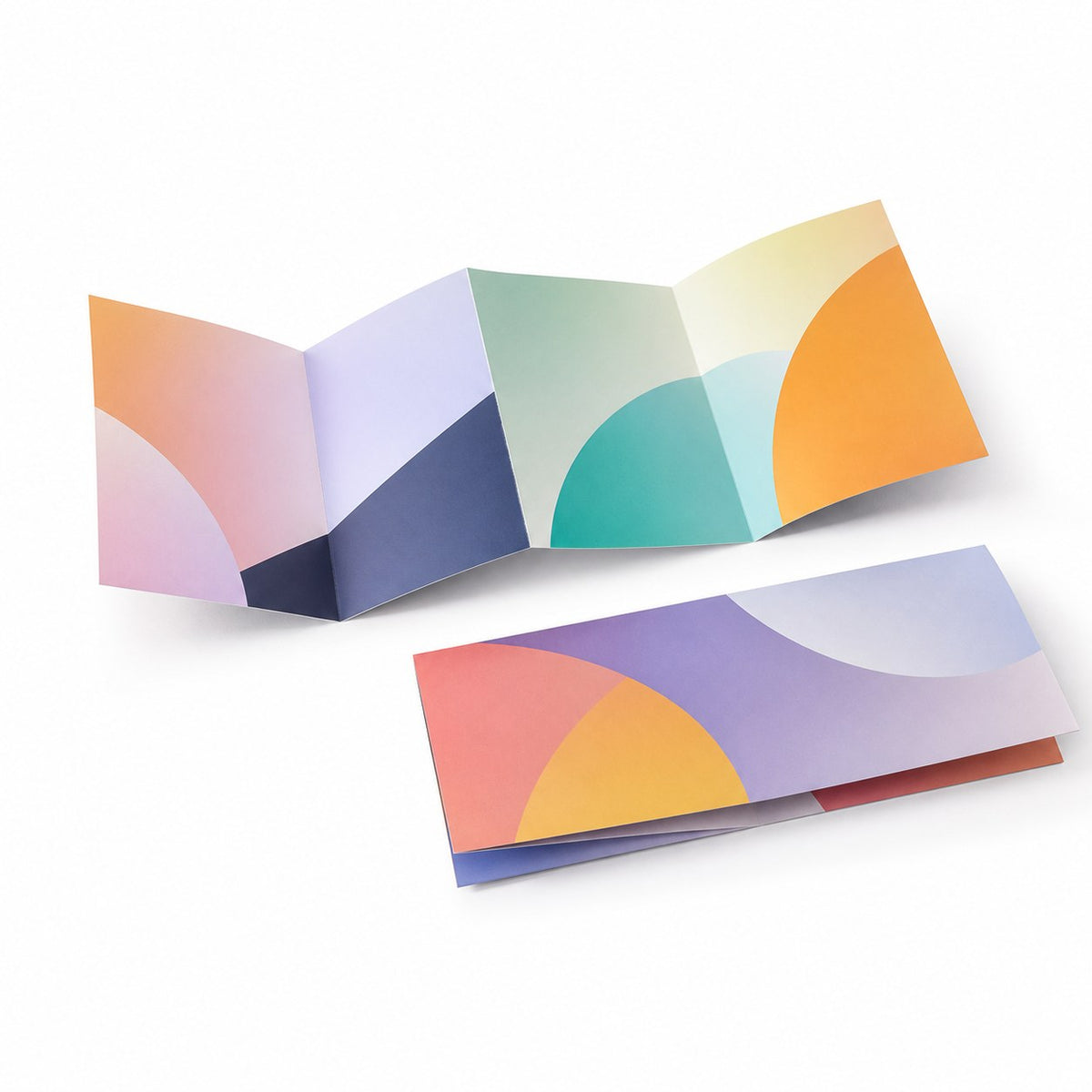 Faltblatt, gefalzt auf 29,7 cm x 10,5 cm, horizontaler Wickelfalz, 8-seitig