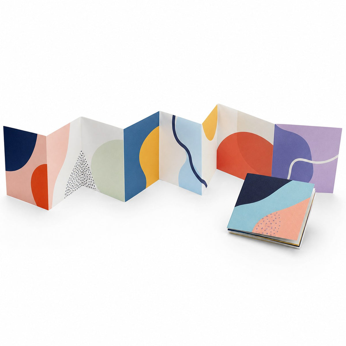 Faltblatt, gefalzt auf Quadrat 10,5 cm x 10,5 cm, horizontaler Zickzackfalz, 8-seitig